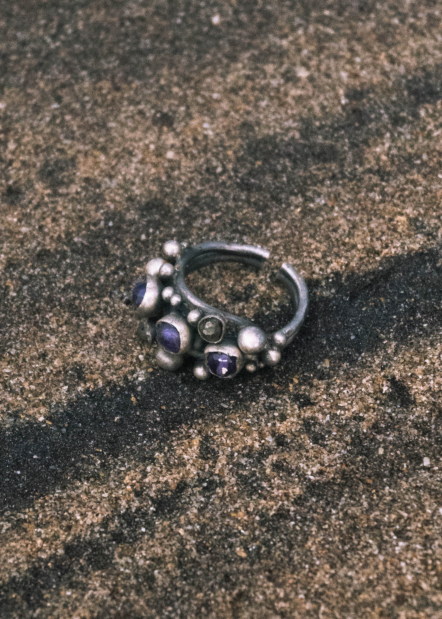 Silver stone ring